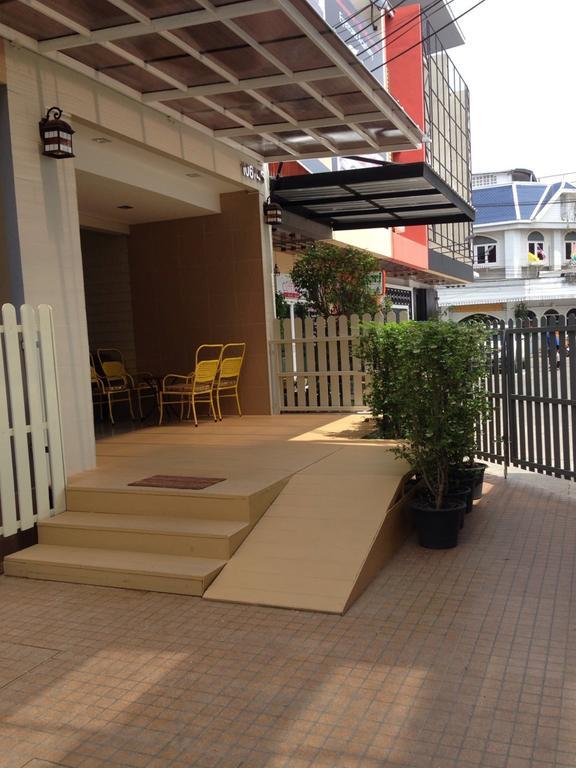 Prajaktra City Hostel Udonthani Kültér fotó