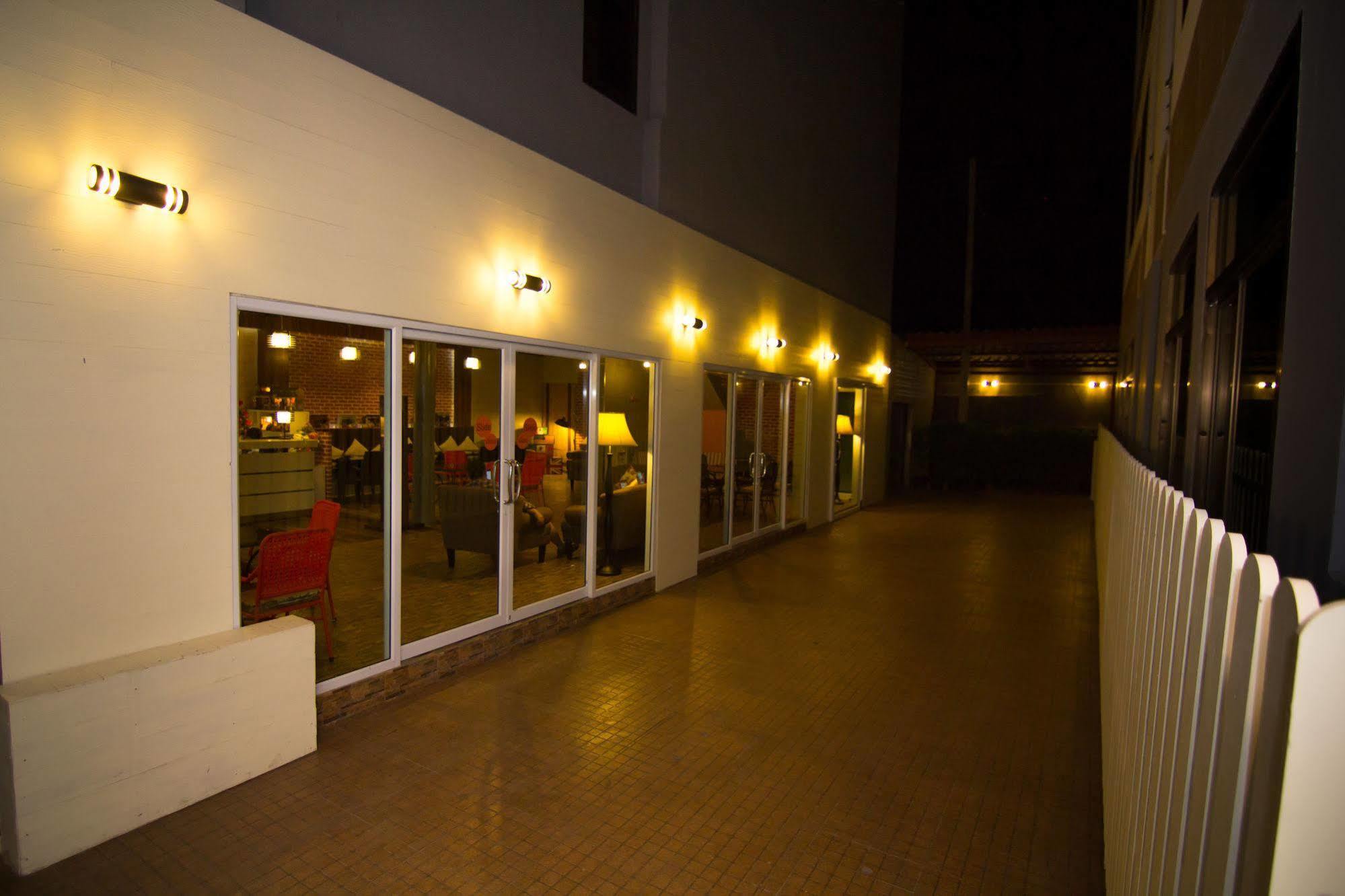 Prajaktra City Hostel Udonthani Kültér fotó