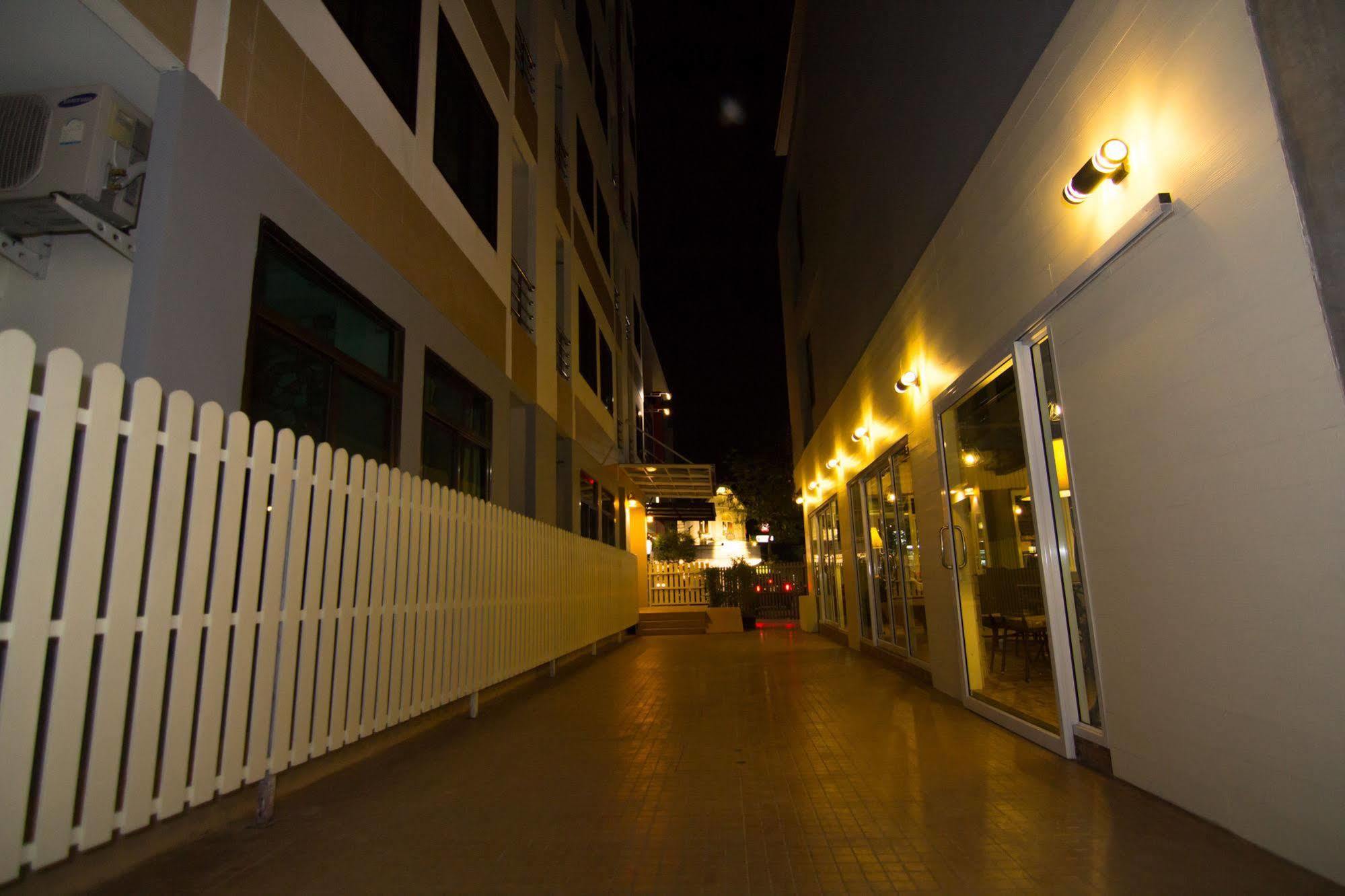 Prajaktra City Hostel Udonthani Kültér fotó